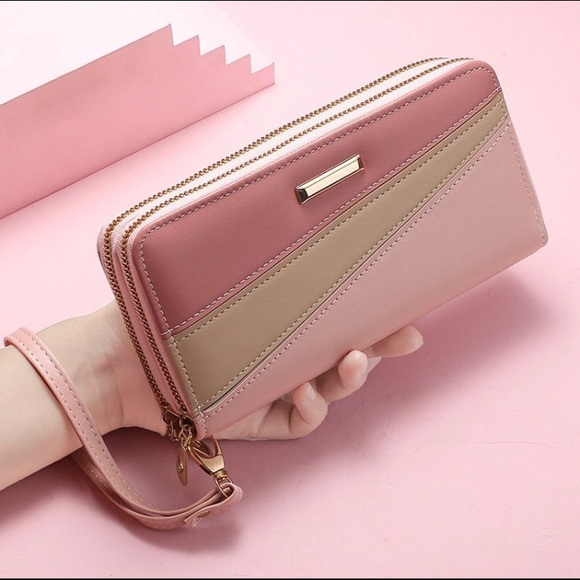 Female purse - Picture 1 of 1